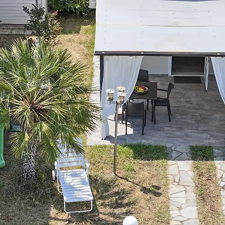 Mitro Seaview アパート Vrasná