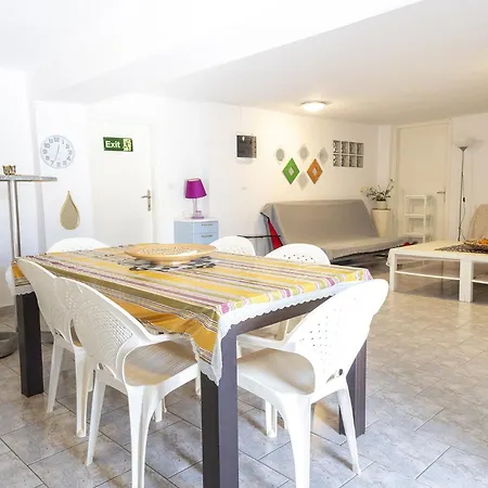 アパート Mitro Seaview