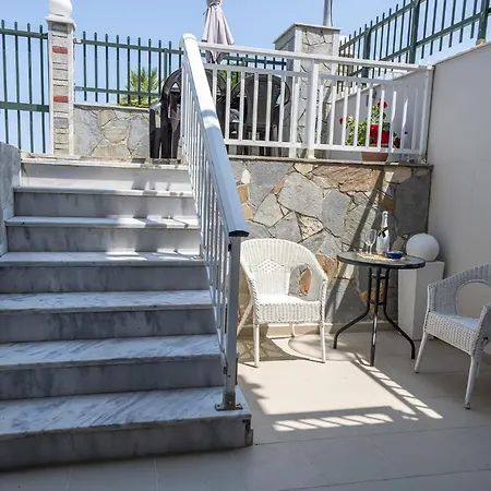 Mitro Seaview アパート Vrasná