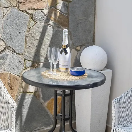 Mitro Seaview アパート